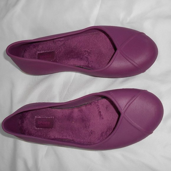 Fuzzy lined Croc flats 8W - Picture 1 of 3